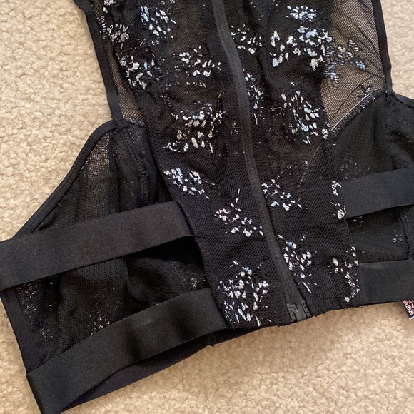 Valentine 💖NWT VERY SEXY Shine Lace High-neck Bra - Picture 9 of 14